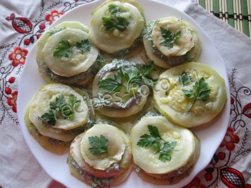 Кабачки с чесноком и майонезом жаренные без муки