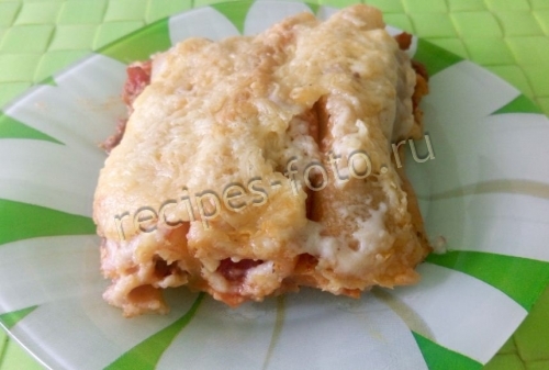 Каннеллони с фаршем и соусом Бешамель в духовке