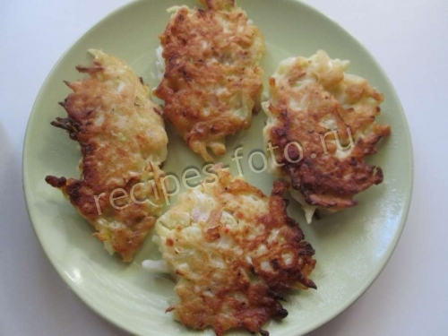 Картофельные драники с капустой