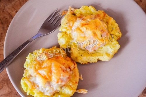 Картофельные гнезда с курицей и сыром