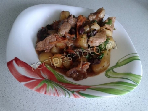 Картошка с мясом и фасолью