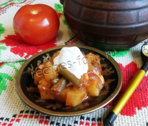 Картошка с сыром и стручковой фасолью в горшочках