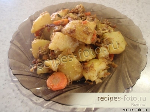 Картошка с тушенкой в мультиварке