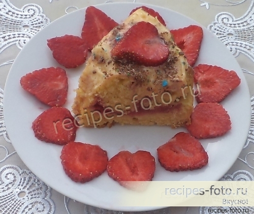 Кекс с клубникой