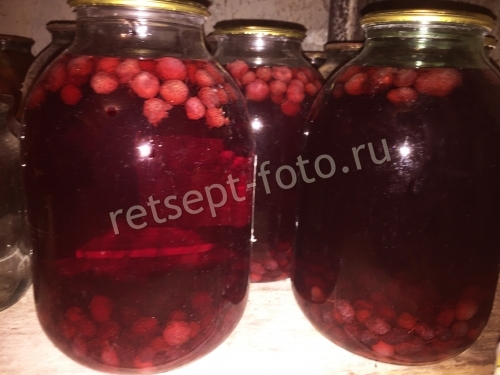 Компот ассорти из ягод на зиму (шелковица, красная и черная смородина, малина)