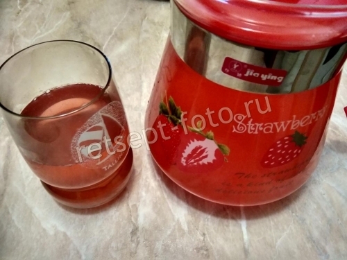 Компот из красной смородины и крыжовника