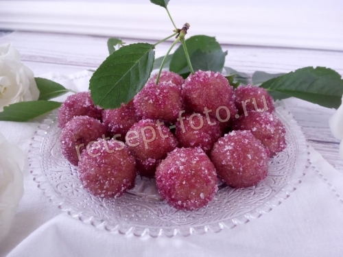 Конфеты из печенья и вафель «Вишни»