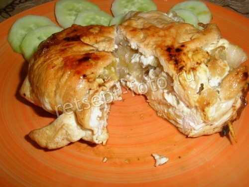 Куриная грудка с грушей на сковороде