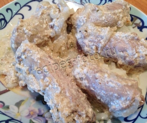 Куриные шейки в мультиварке тушеные в сметане