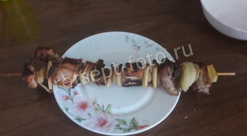 Куриный шашлык с картошкой в духовке