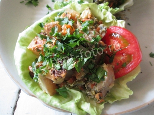 Курица с картошкой и капустой в рукаве