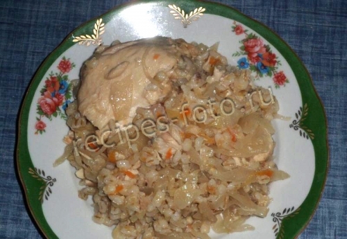 Курица тушеная с квашеной капустой и перловкой в мультиварке