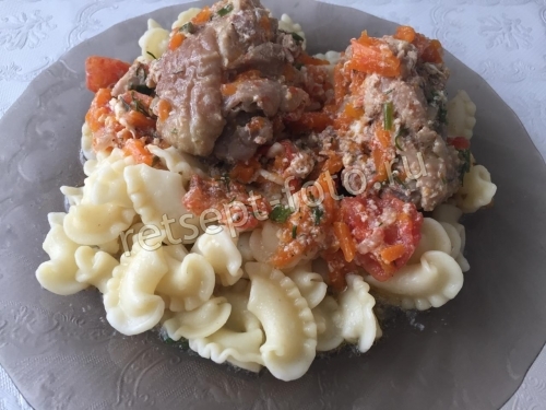 Курица тушеная с овощами и яйцом