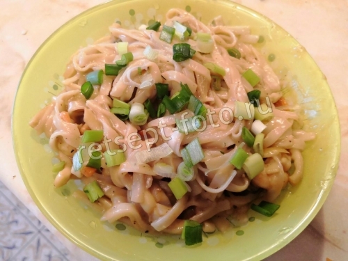Лапша удон с морепродуктами и овощами