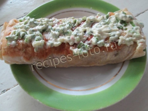 Лаваш с колбасой и помидорами