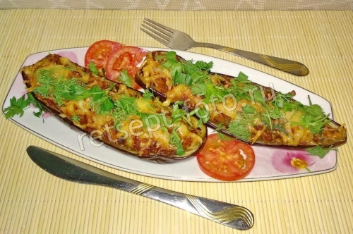 Лодочки из баклажан с грибами и сыром