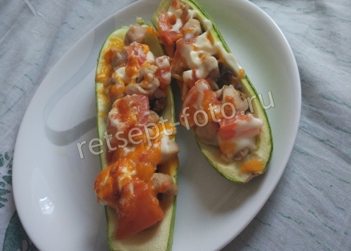 Лодочки из кабачков фаршированные курицей и грибами