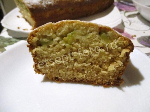 Медовый кекс с ревенем