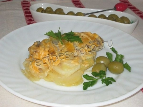 Мясо по-французски с картошкой и сыром без грибов