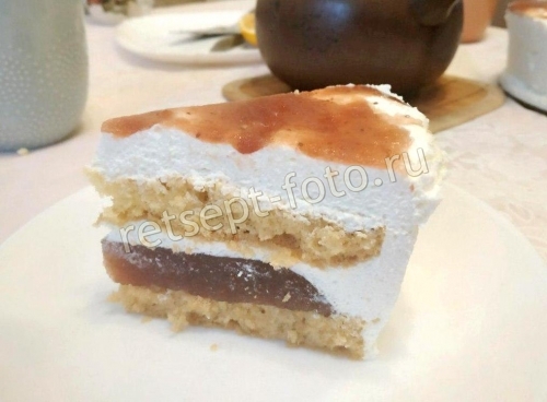 Муссовый торт с клубничным вареньем