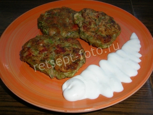 Низкокалорийные оладьи из кабачка и курицы