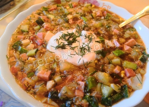 Окрошка с редькой и колбасой (вареной и копченой)