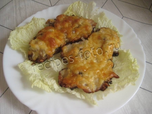 Отбивные из свинины с грибами и сыром в духовке