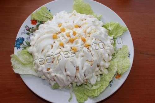 Овощной салат из пекинской капусты с кукурузой