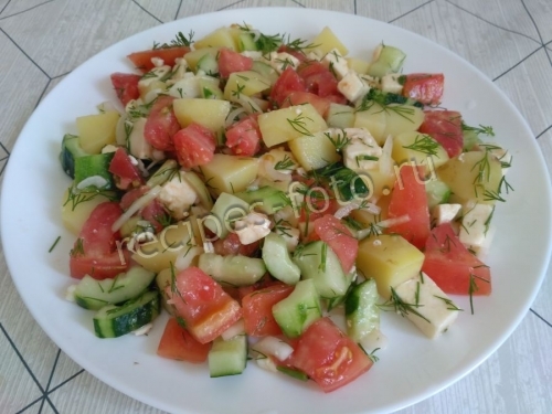 Овощной салат с брынзой и маслом