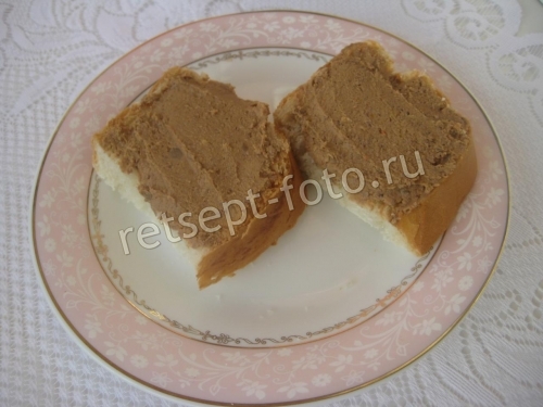 Паштет из куриной печени с морковью, луком и маслом