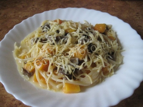 Паста с тыквой и грибами