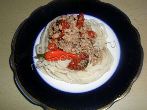Паста с вялеными помидорами и мясом