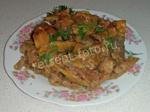 Печень с карамелизированными яблоками и луком