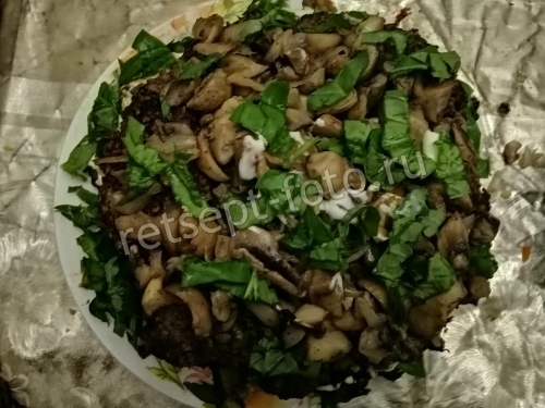 Печеночный торт с грибами и морковью