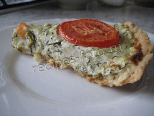 Песочный пирог с творогом и зеленью