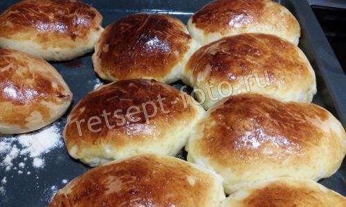 Пирожки с вишней в духовке