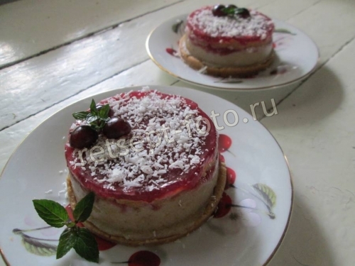Пирожное из печенья со сгущенкой и желе без выпечки