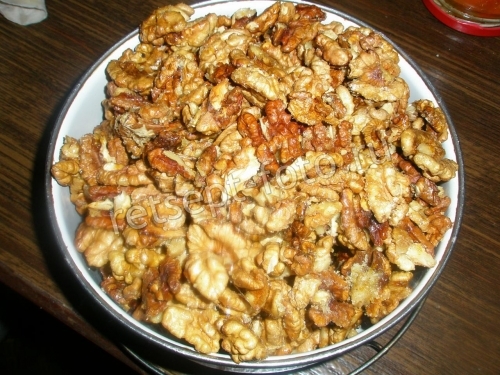Пряные грецкие орехи в карамели
