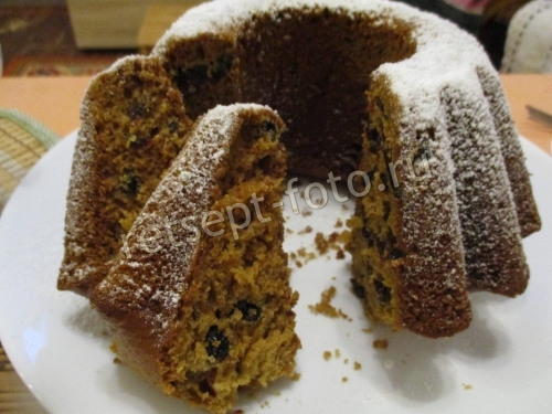 Пряный имбирный кекс с черносливом