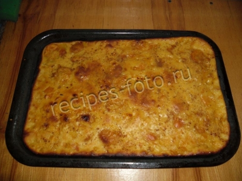 Простой пирог с абрикосами на молоке (шарлотка)