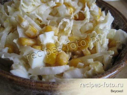 Салат с пекинской капустой и кукурузой