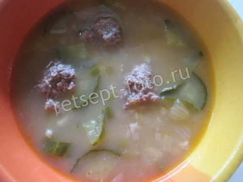 Рассольник со свежими огурцами и фрикадельками