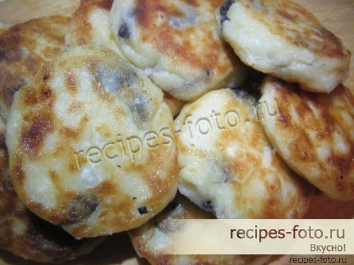 Сырники из творога с изюмом