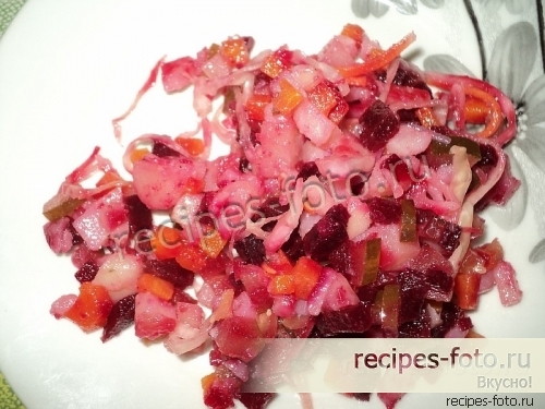 Винегрет с квашеной капустой и солеными огурцами
