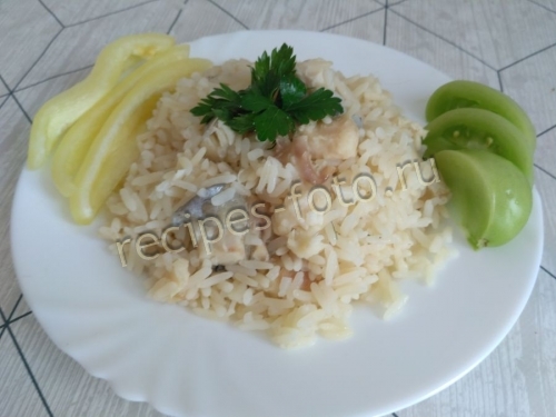 Рис с рыбой в духовке (плов)