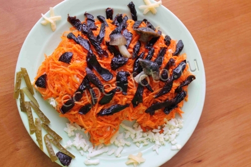 Салат "Ежик" с корейской морковью и курицей