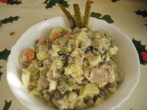 Салат "Оливье" с курицей
