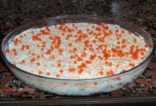 Салат "Суши" с морковью и красной рыбой