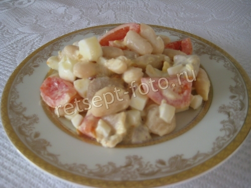 Салат с фасолью и маринованными грибами
