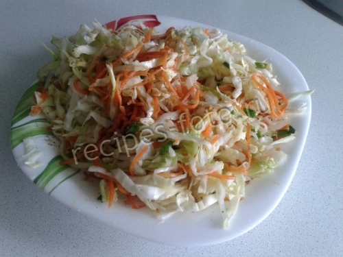 Салат из капусты с корейской морковью